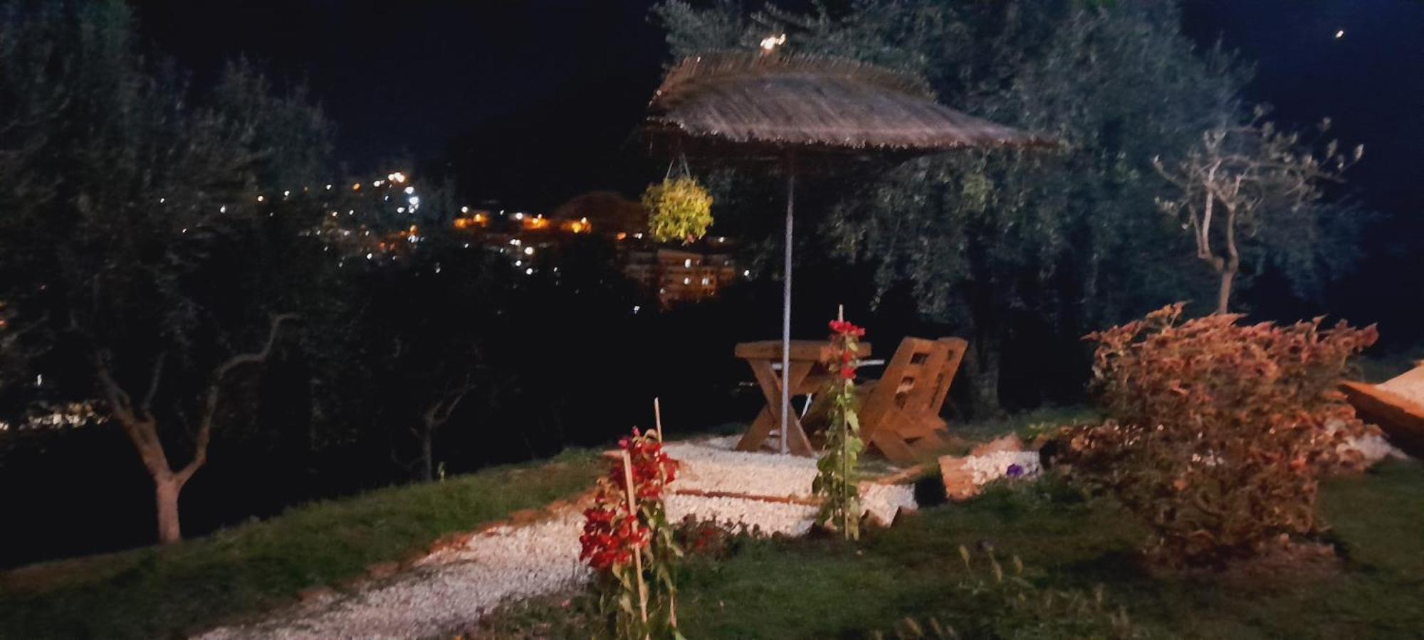 Hostal Bujtina Musta Berat Exterior foto